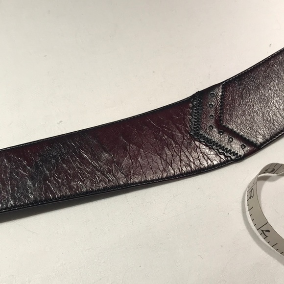 Beautiful Leather belt with heart buckle - Picture 10 of 12